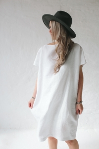 lniana prosta sukienka biała